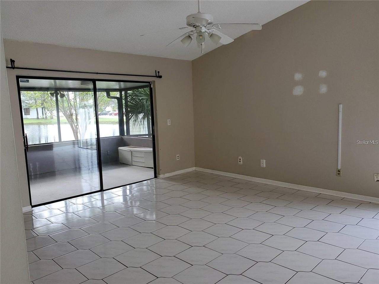 11301 Darewood Pl - Photo 5 of 7