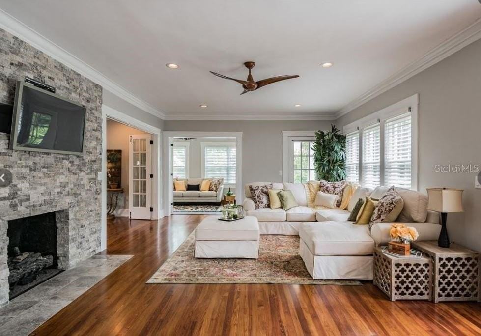209 13th Ave N - Photo 5 of 46