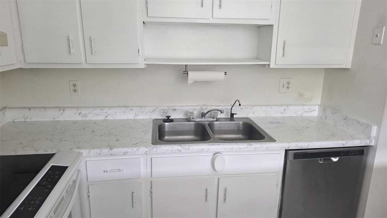 6328 Newtown Cir #B2 - Photo 4 of 10