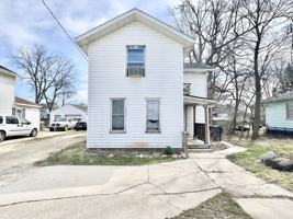 featured image of 327 Center Ave #2