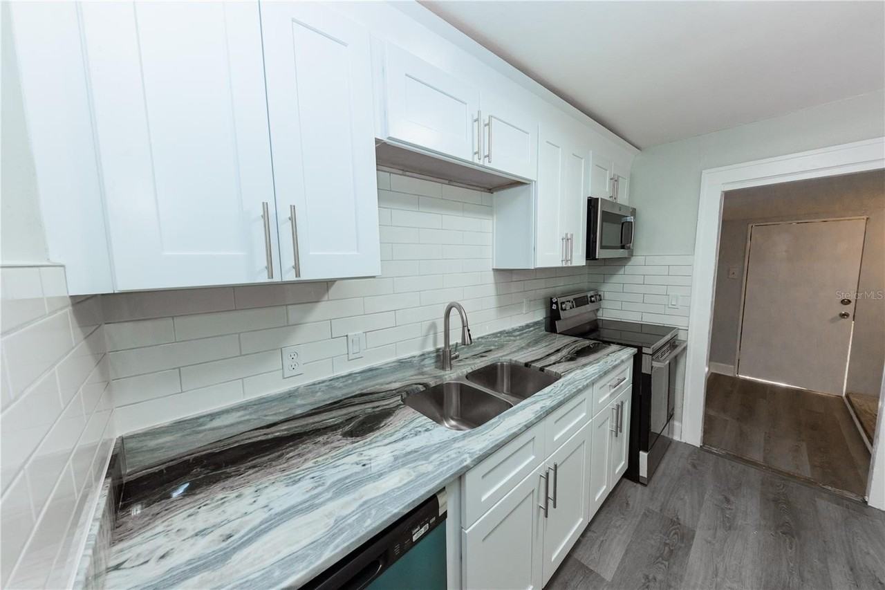 2240 10th St S - Photo 6 of 50