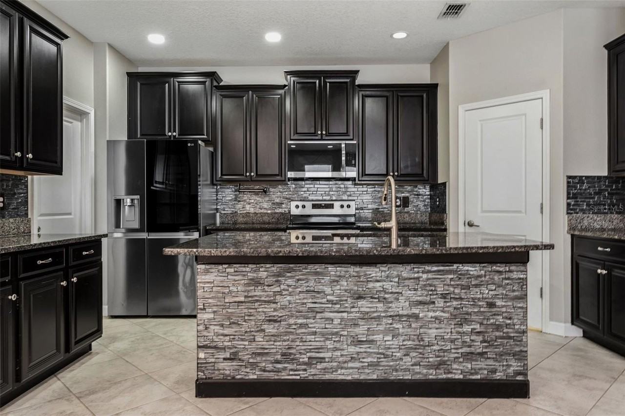 6233 English Hollow Rd - Photo 6 of 30