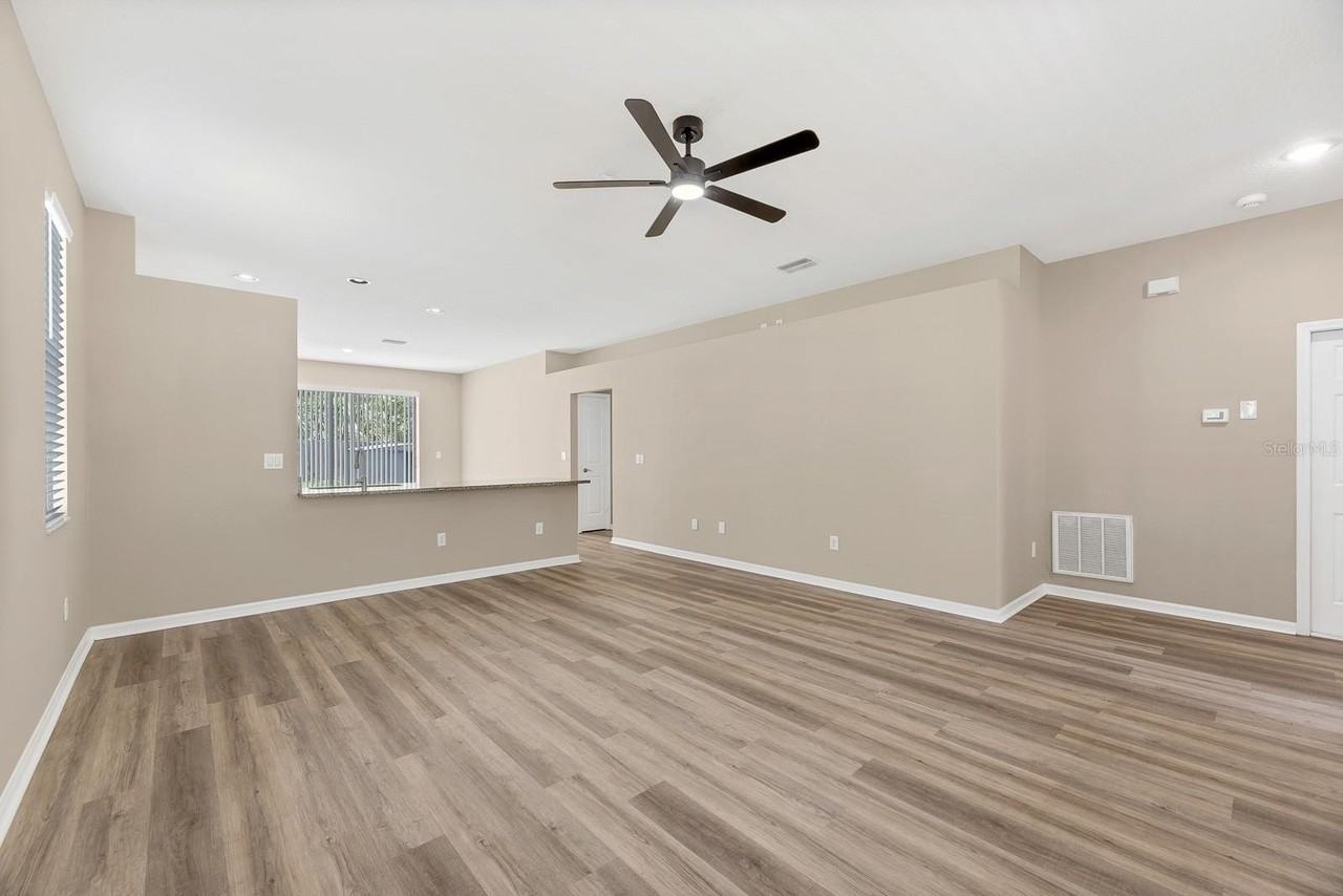 12737 Bramfield Dr - Photo 4 of 25