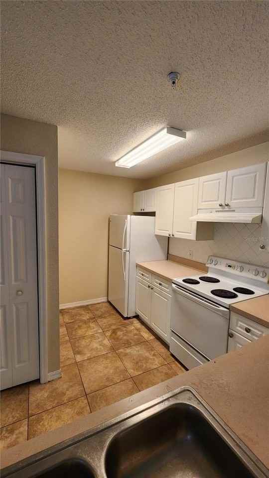 18001 Richmond Place Dr #1033 - Photo 5 of 7