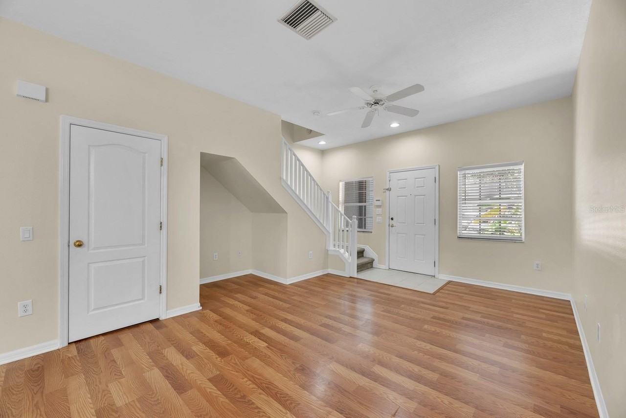 6737 Lake Rochester Ln - Photo 4 of 28