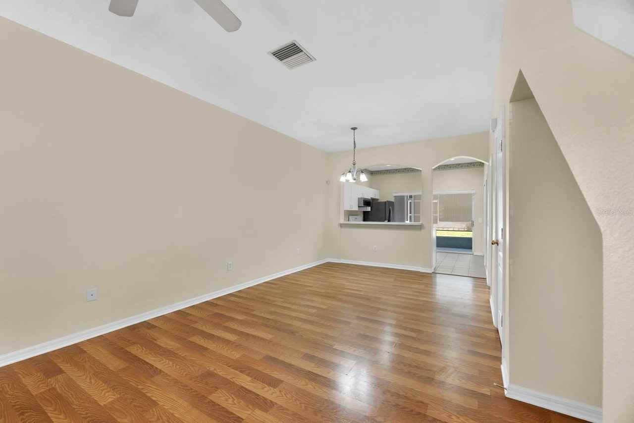 6737 Lake Rochester Ln - Photo 5 of 28