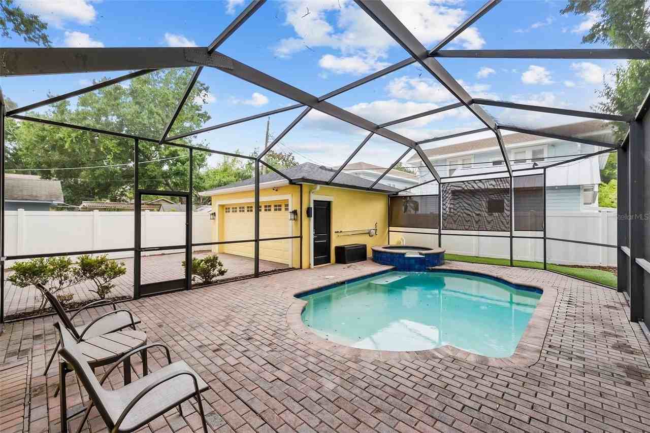 2915 W Bay View Ave - Photo 4 of 47