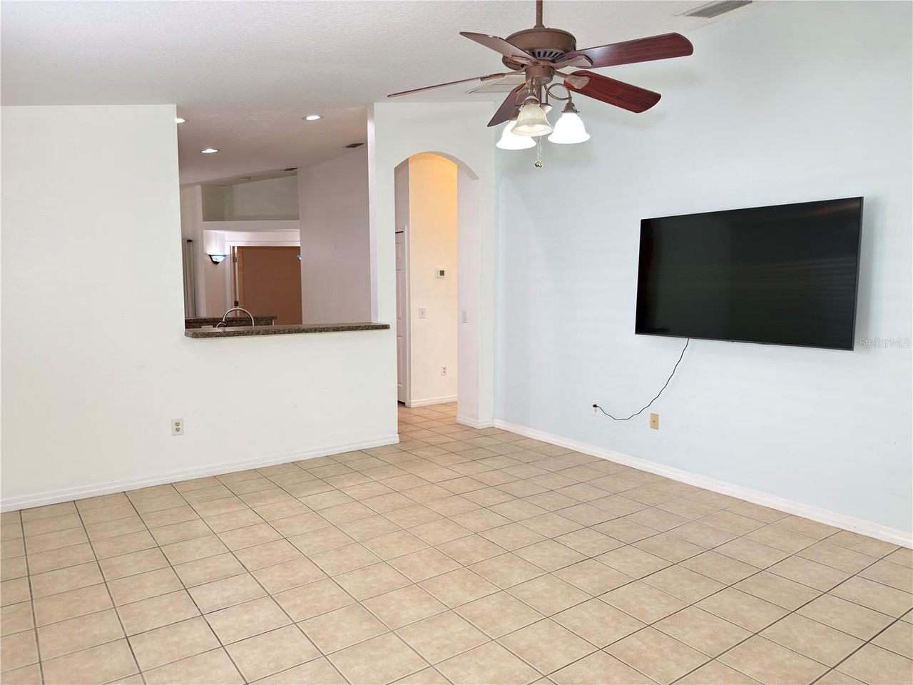 414 Ulelah Ave - Photo 3 of 31