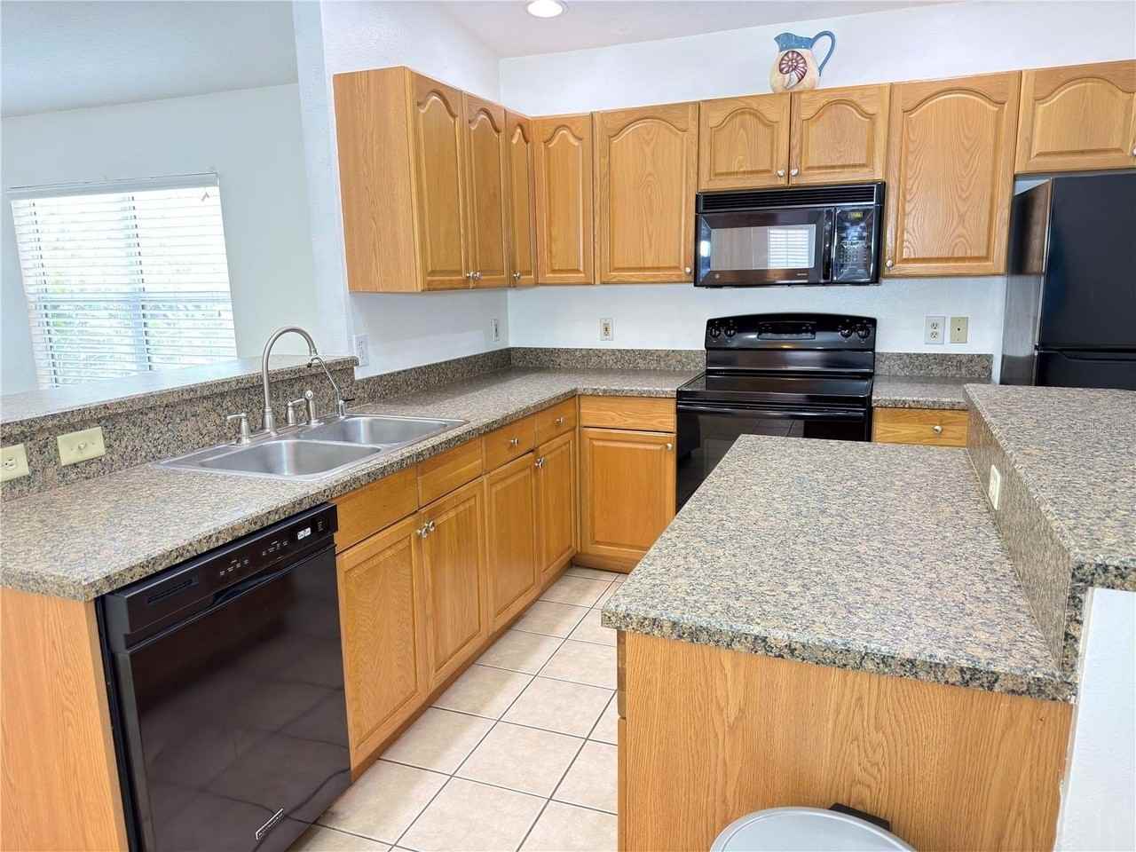 414 Ulelah Ave - Photo 7 of 31