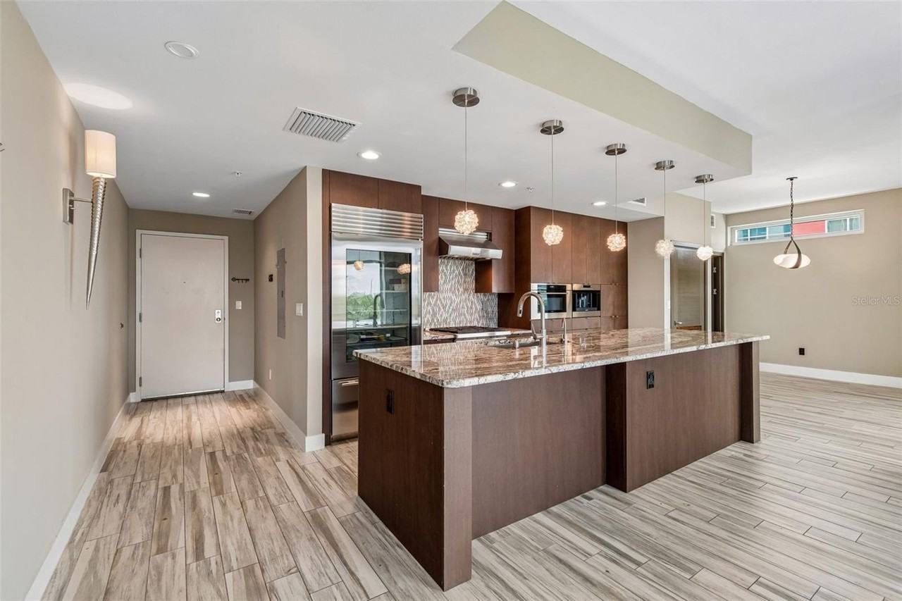 1120 E Kennedy Blvd #1030 - Photo 3 of 40