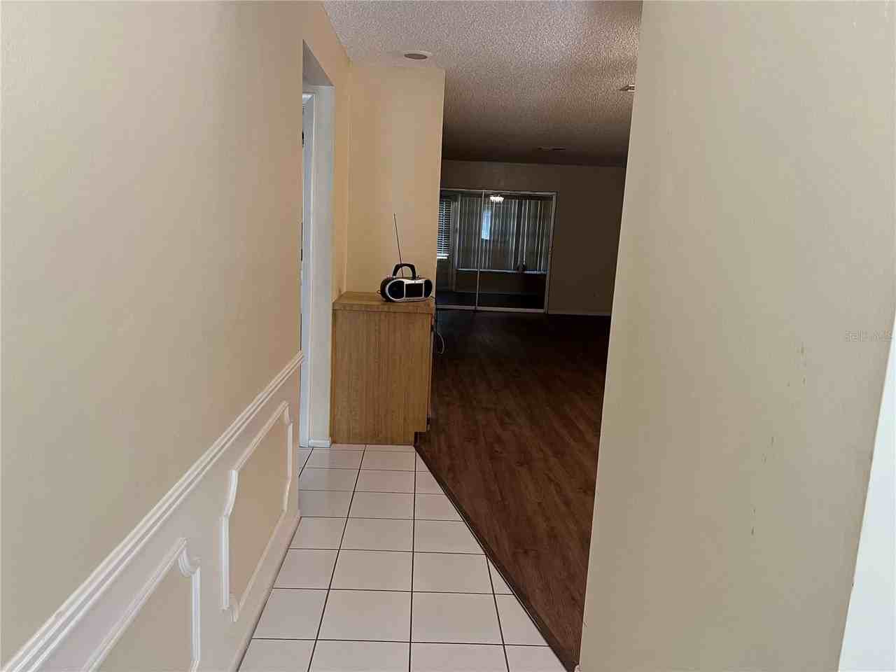 2225 Lark Cir W #E - Photo 2 of 30