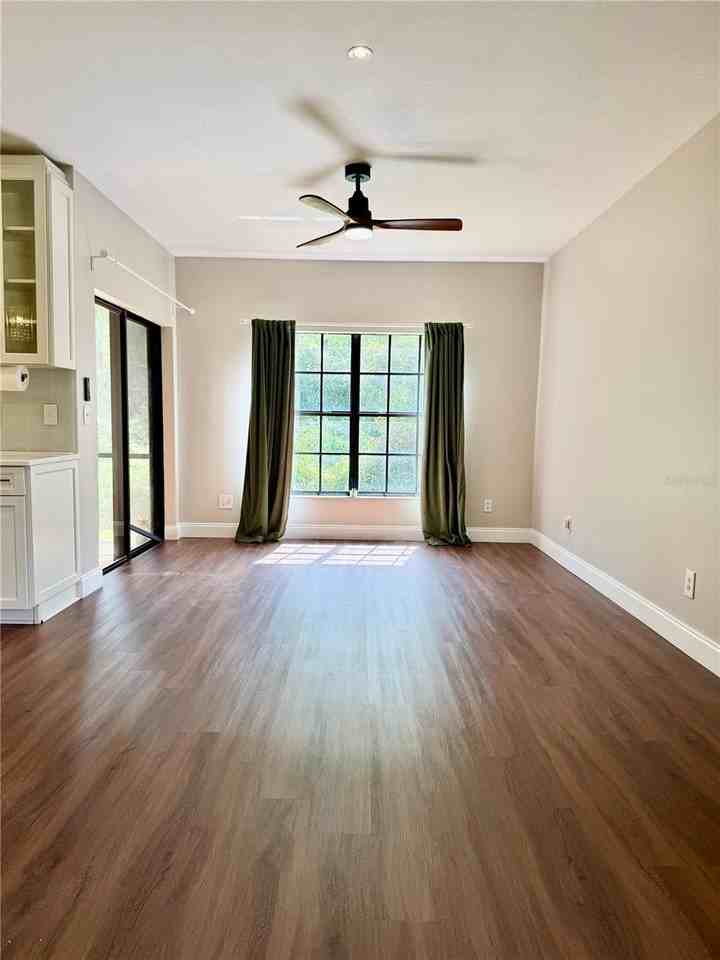 1050 Blackwater Dr - Photo 2 of 41