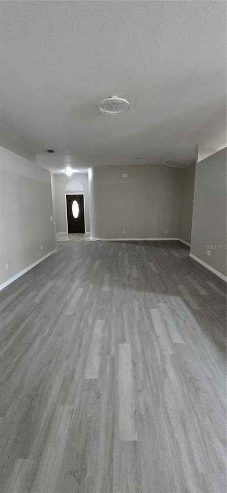 1810 Greystone Heights Dr - Photo 4 of 32