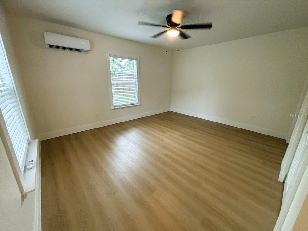 220 W North St - Photo 7 of 14
