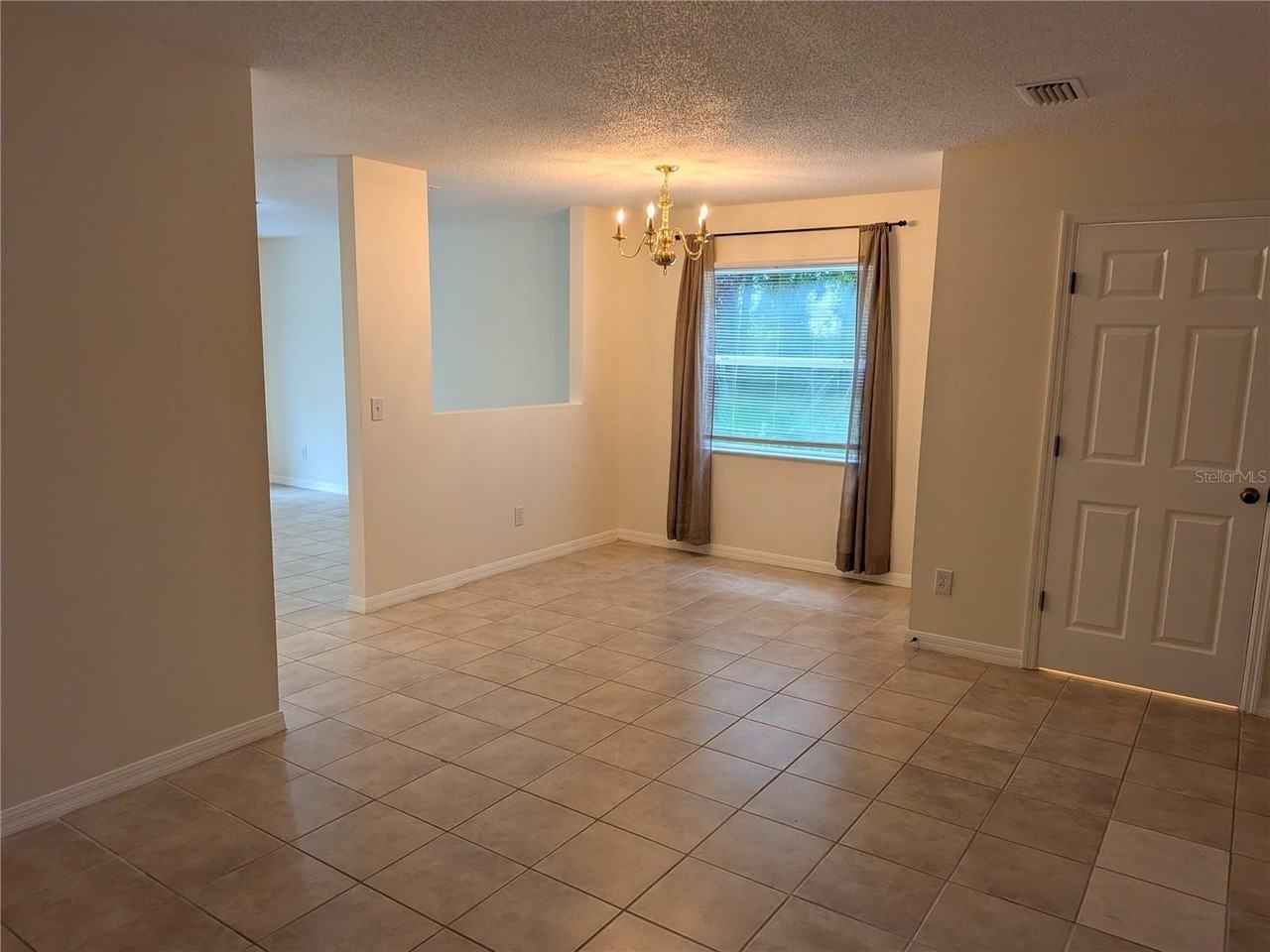 4522 Winding River Way - Photo 4 of 27