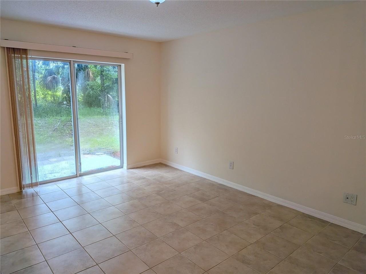 4522 Winding River Way - Photo 5 of 27