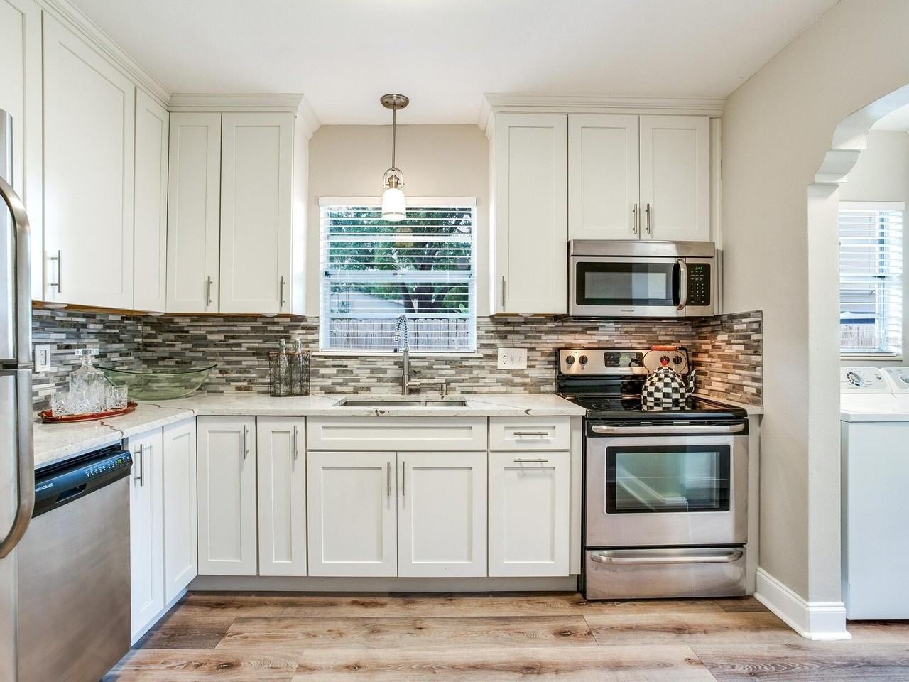 221 N Clearview Ave - Photo 7 of 30