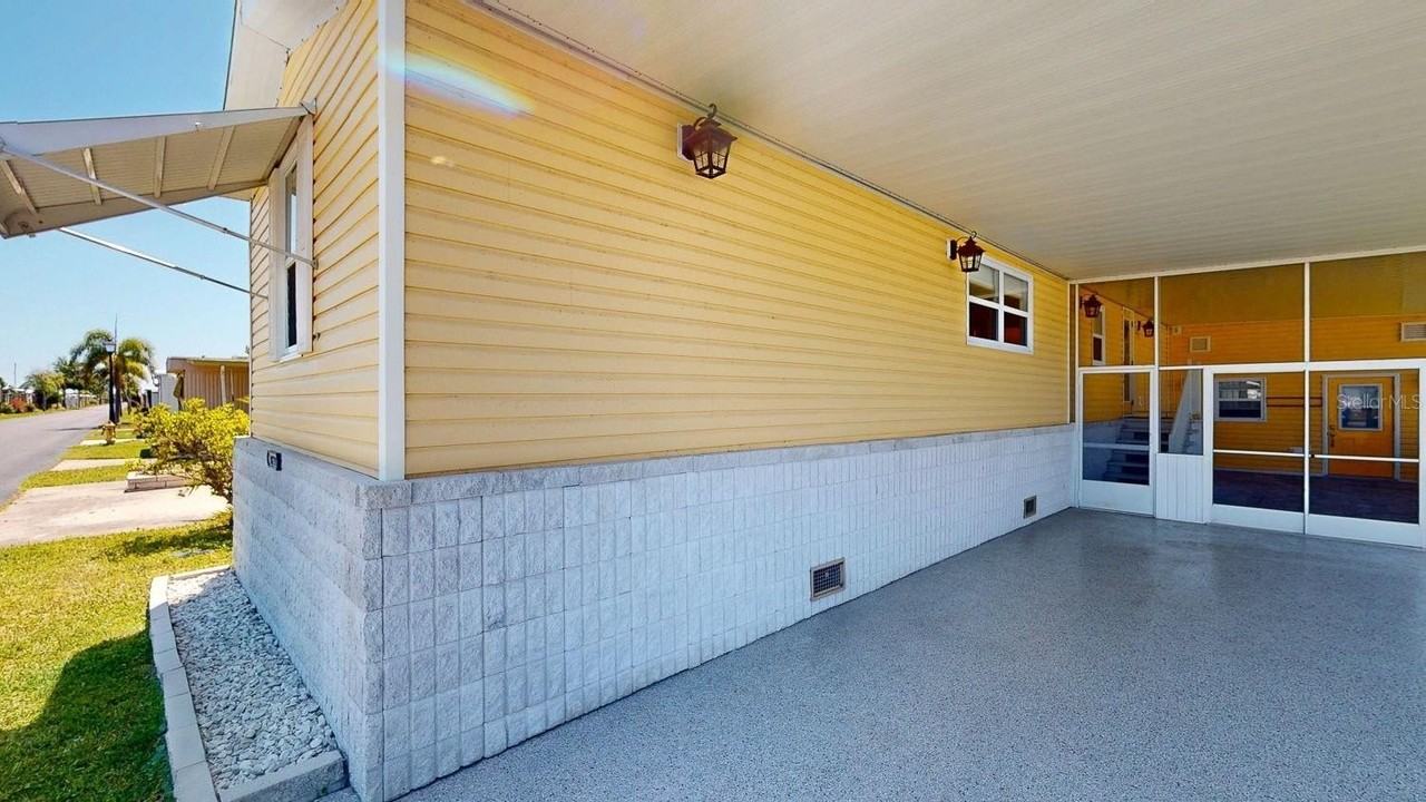 10728 Poplar St Ne - Photo 3 of 50