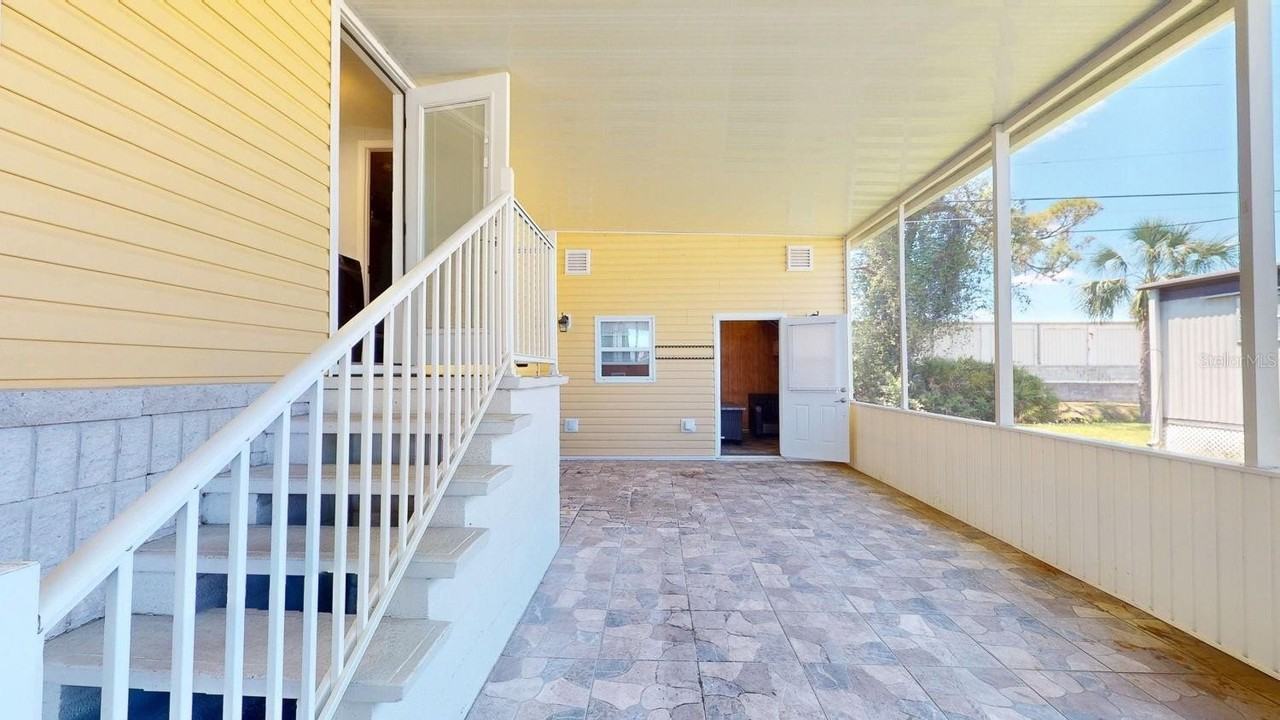 10728 Poplar St Ne - Photo 5 of 50