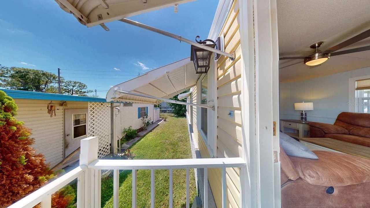 10728 Poplar St Ne - Photo 6 of 50
