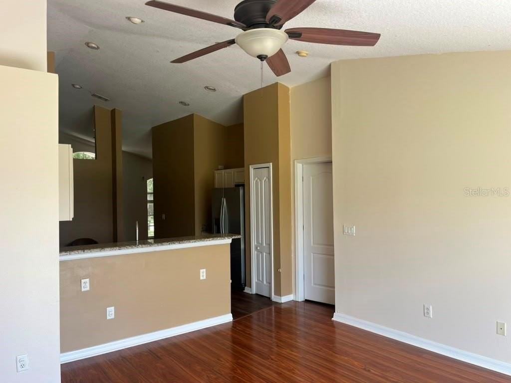 30918 Stone Arch Ave - Photo 3 of 17