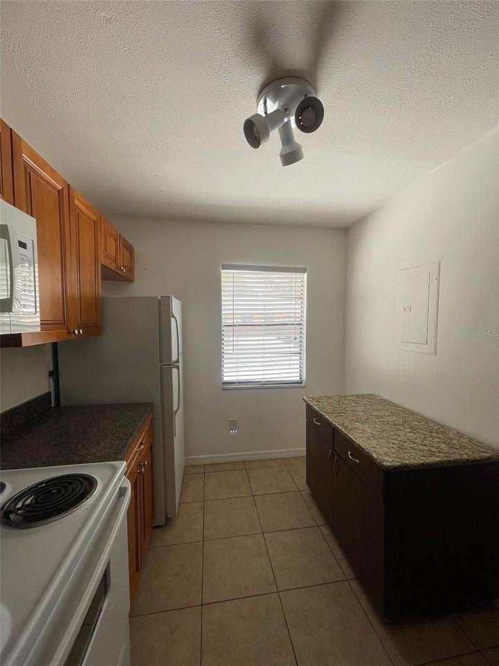 950 Beltrees St - Photo 5 of 26
