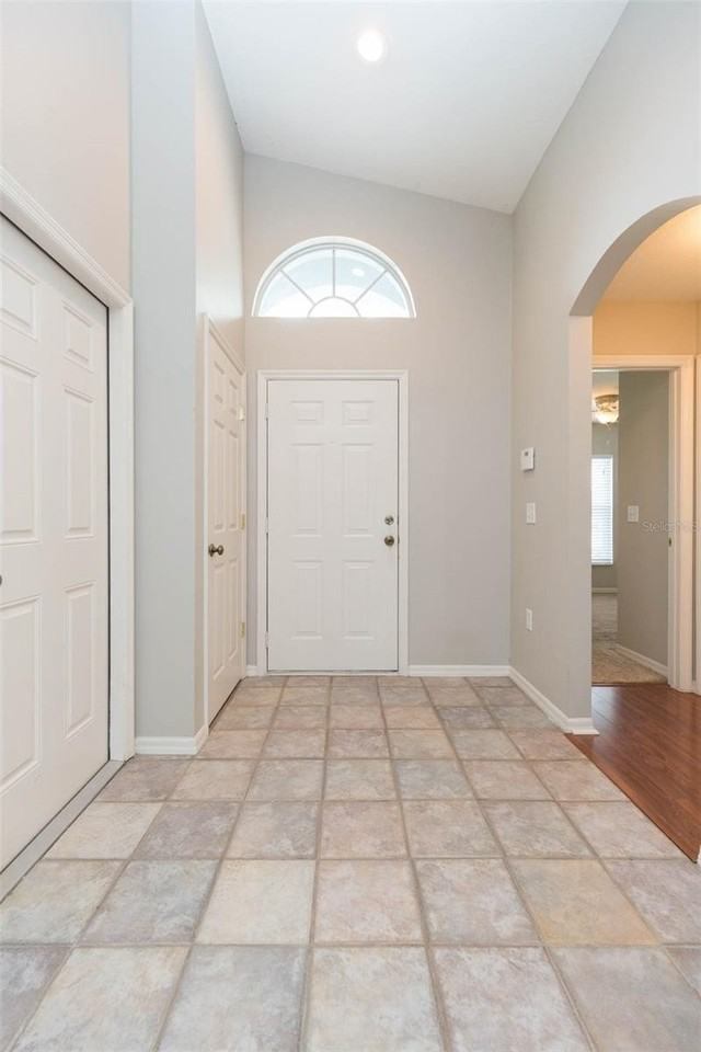 4550 Roundview Ct - Photo 3 of 30