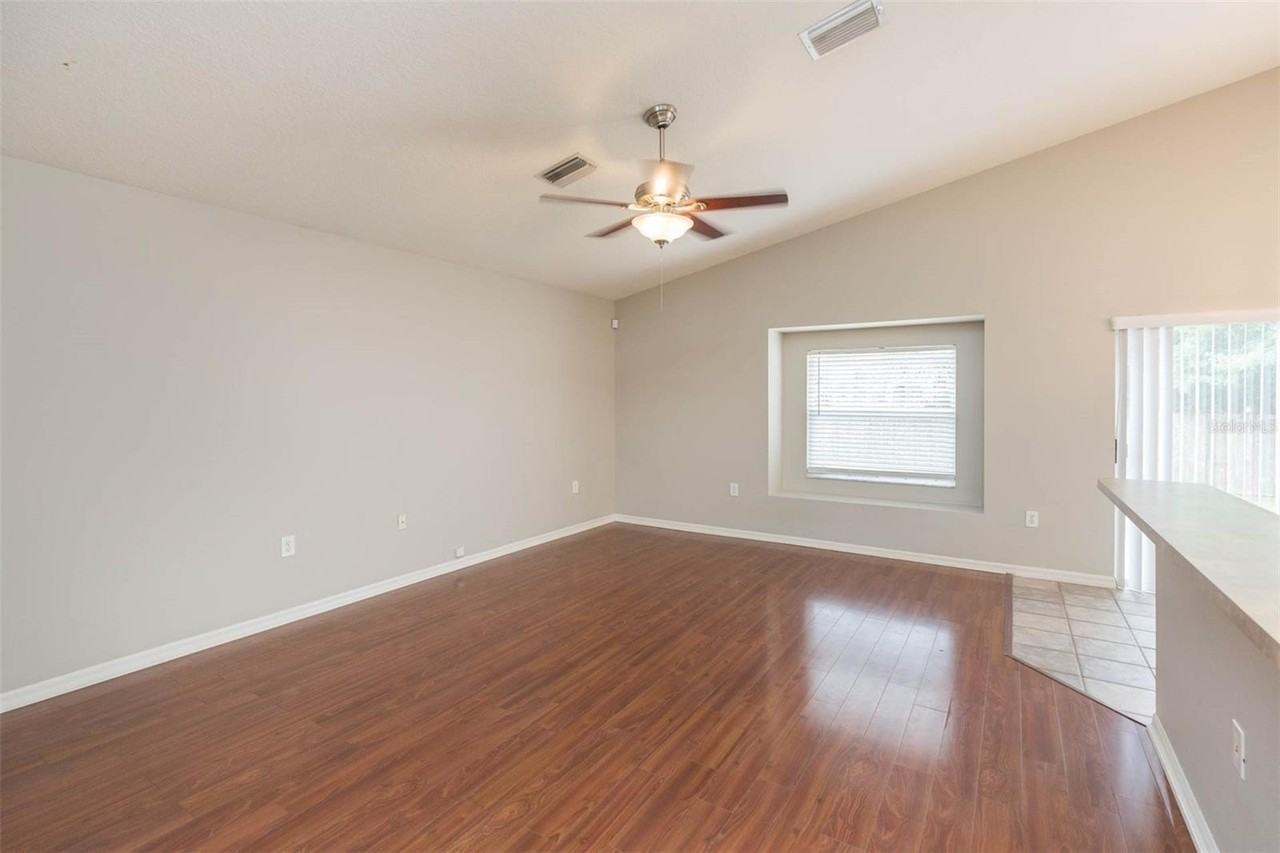 4550 Roundview Ct - Photo 4 of 30