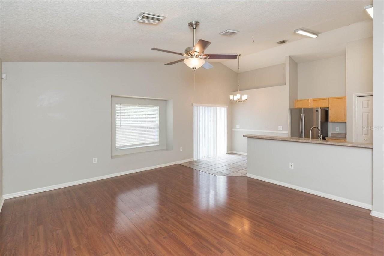 4550 Roundview Ct - Photo 5 of 30
