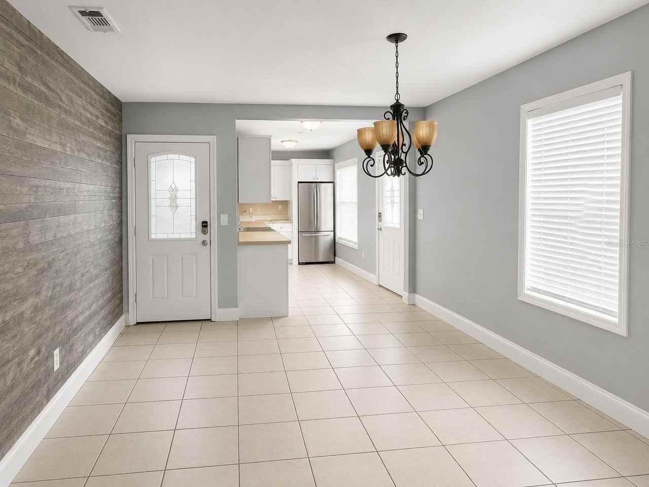 3008 W Main St - Photo 2 of 12