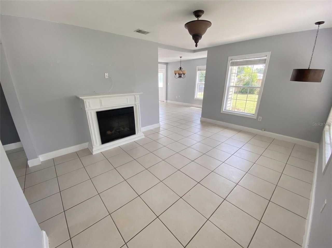 3008 W Main St - Photo 4 of 12