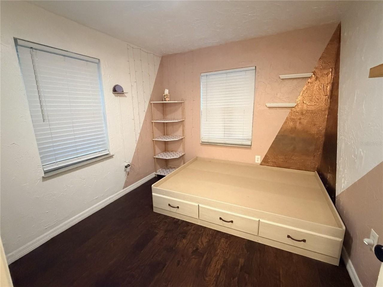 1707 W Comanche Ave - Photo 2 of 7