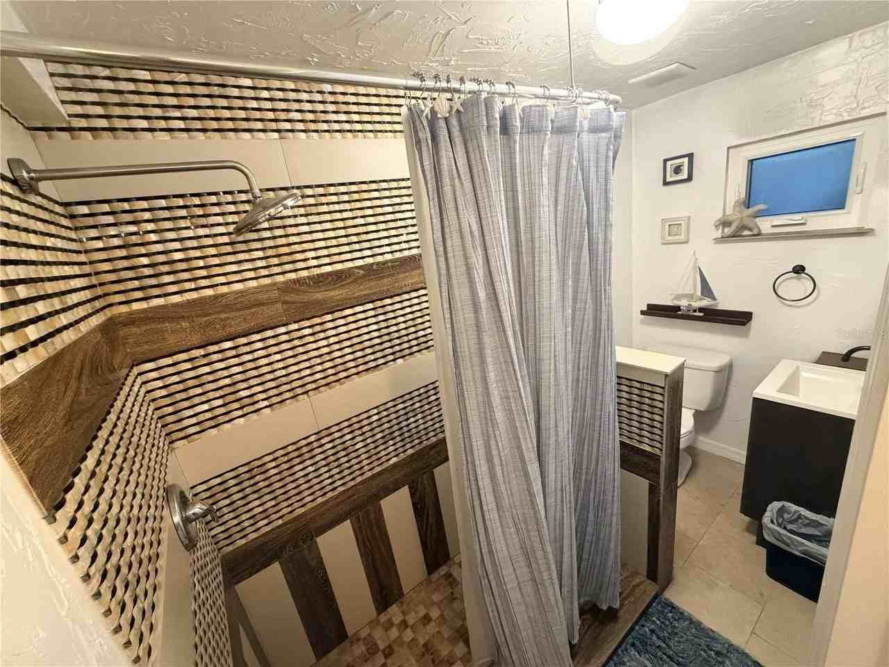 1707 W Comanche Ave - Photo 3 of 7