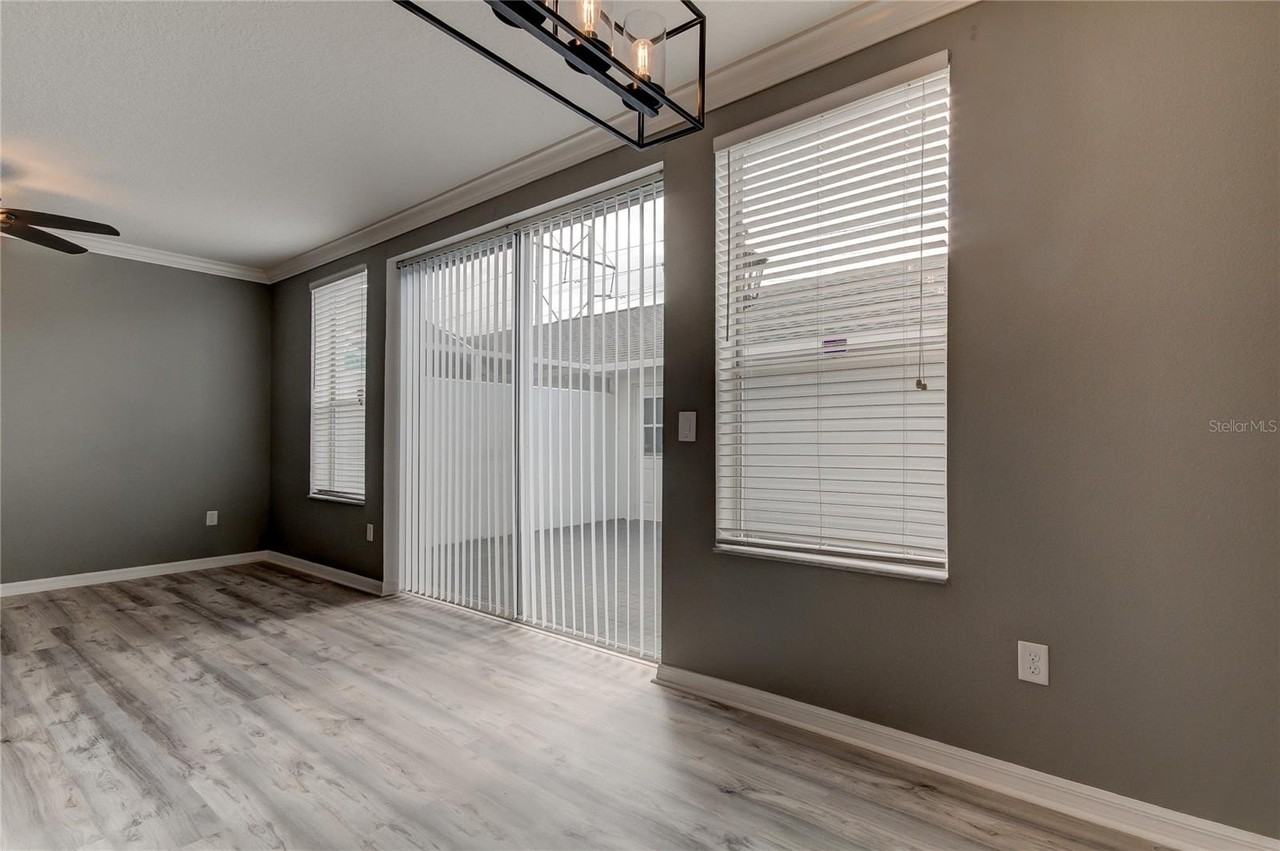 10003 Bradwell Pl - Photo 5 of 42
