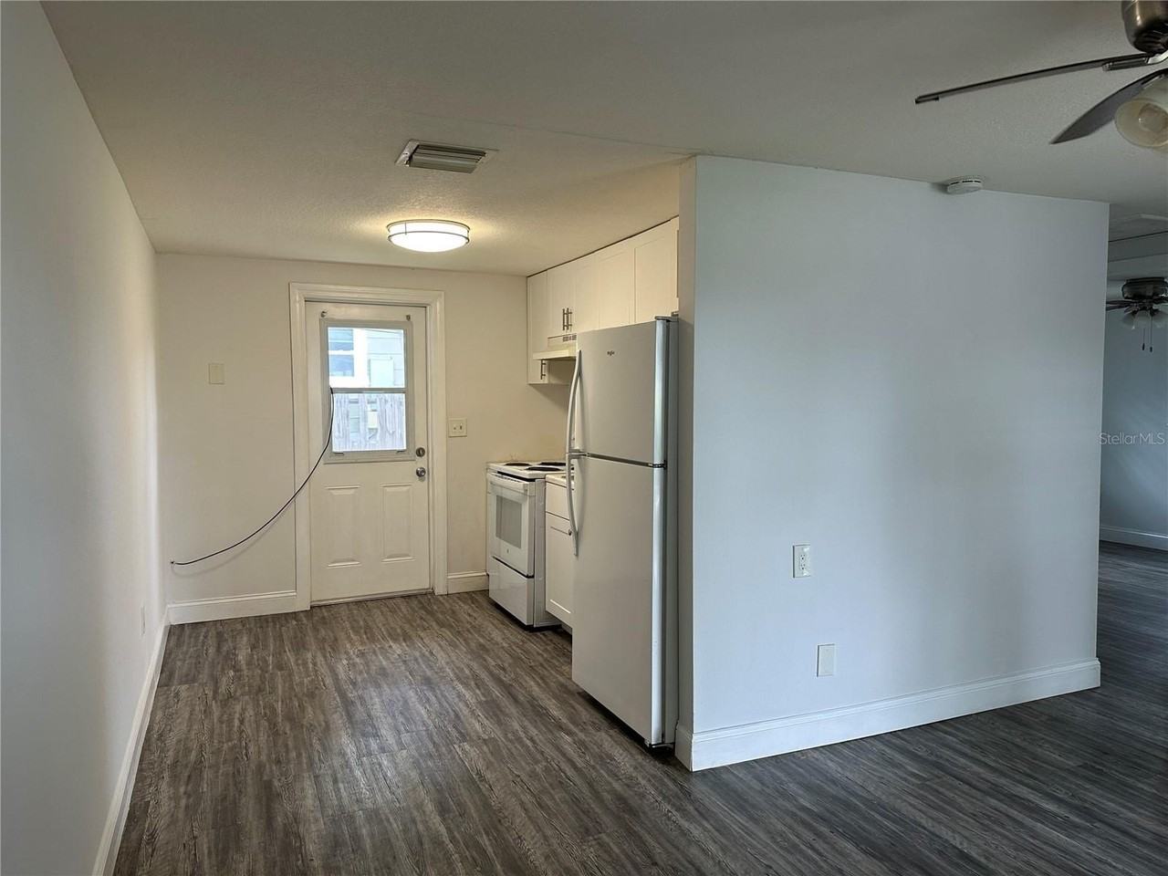 452 88th Ave N - Photo 3 of 7