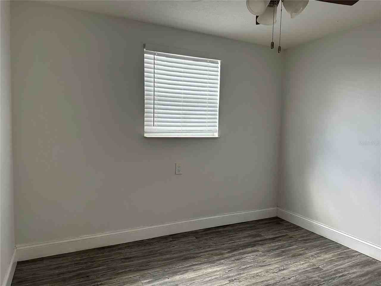 452 88th Ave N - Photo 4 of 7