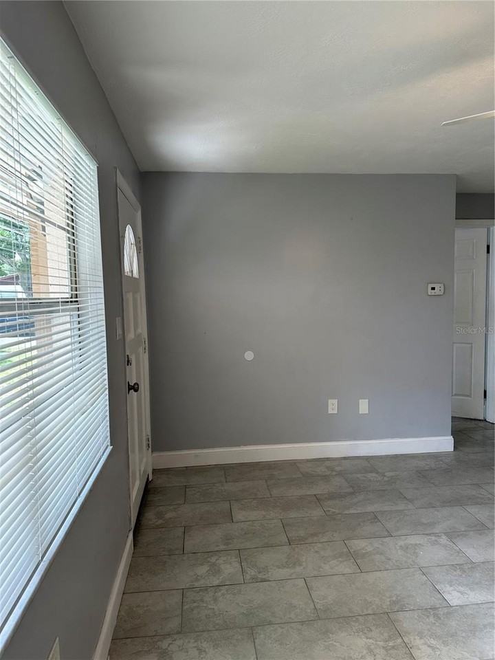 473 93rd Ave N - Photo 4 of 11