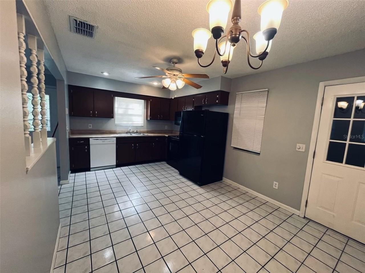 39648 Meadowood Loop - Photo 6 of 42