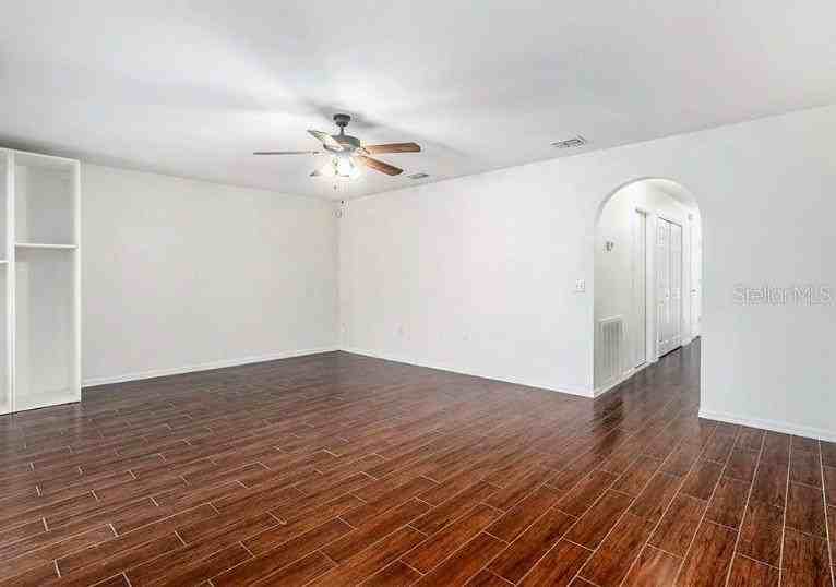 9836 Ashburn Lake Dr - Photo 5 of 17
