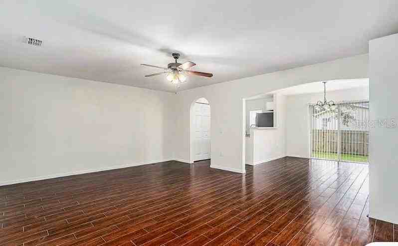 9836 Ashburn Lake Dr - Photo 6 of 17