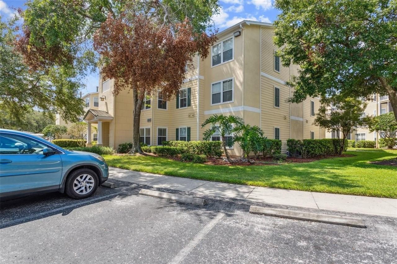 18332 Bridle Club Dr #18332 - Photo 2 of 28