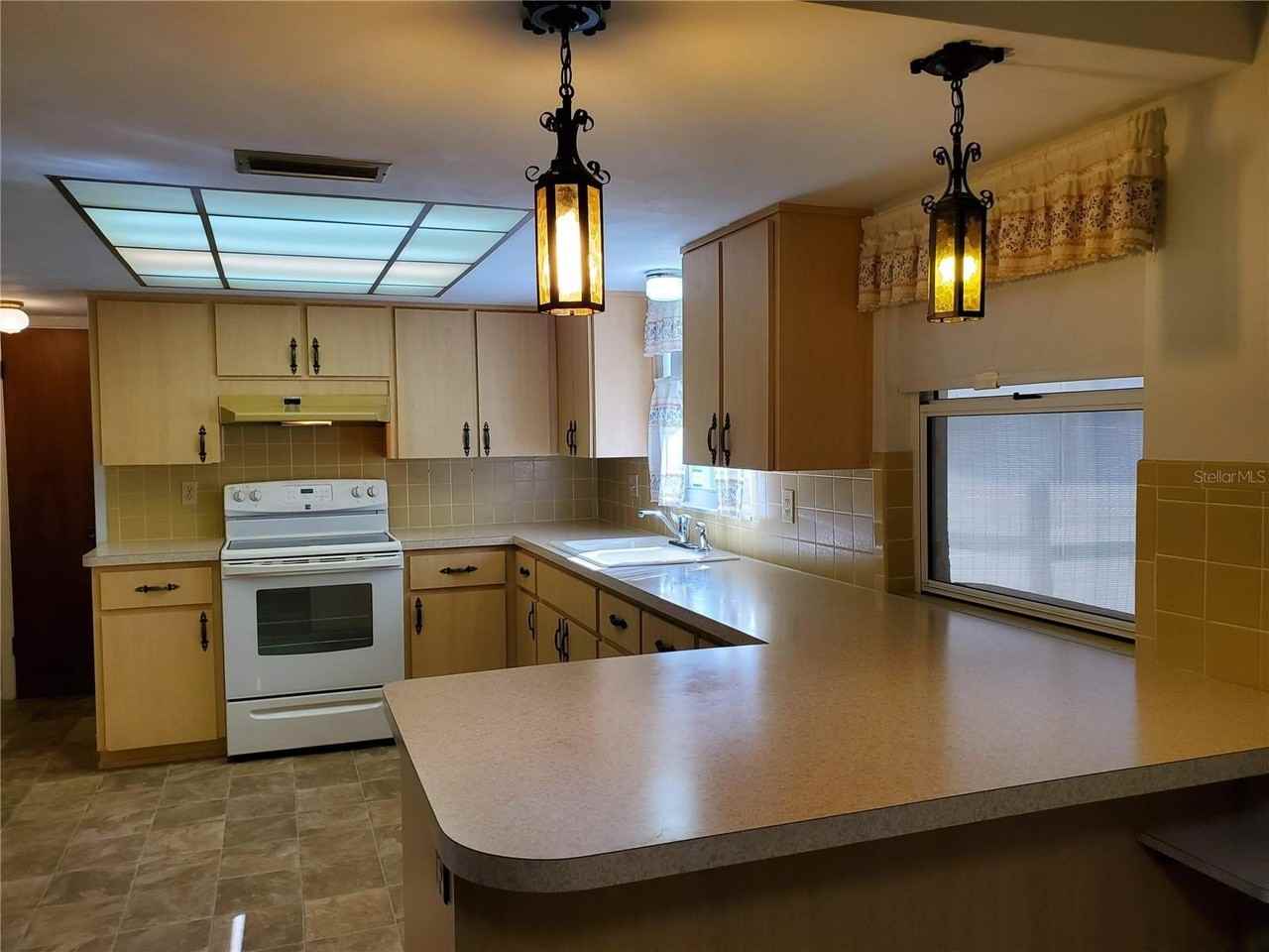 7304 Lincoln Park Ln - Photo 5 of 19