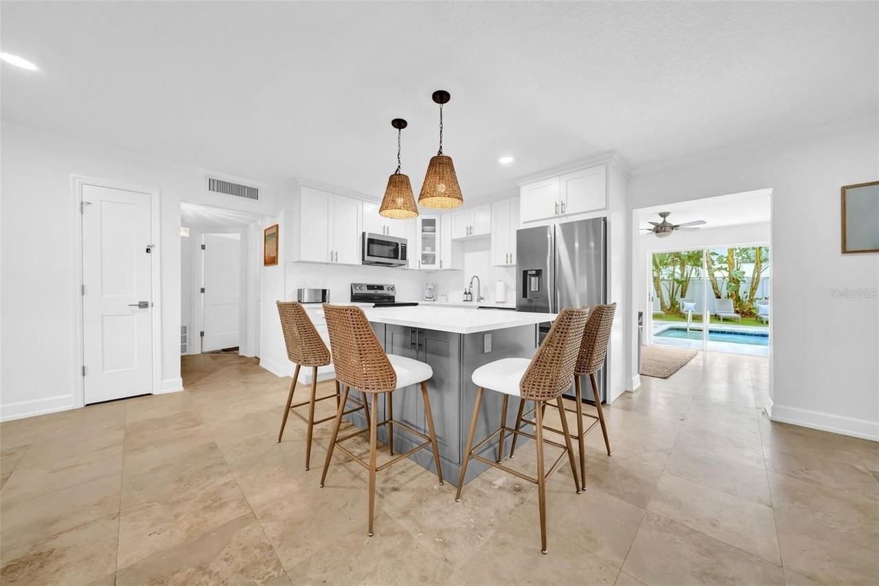 4924 Shetland Ave - Photo 5 of 48
