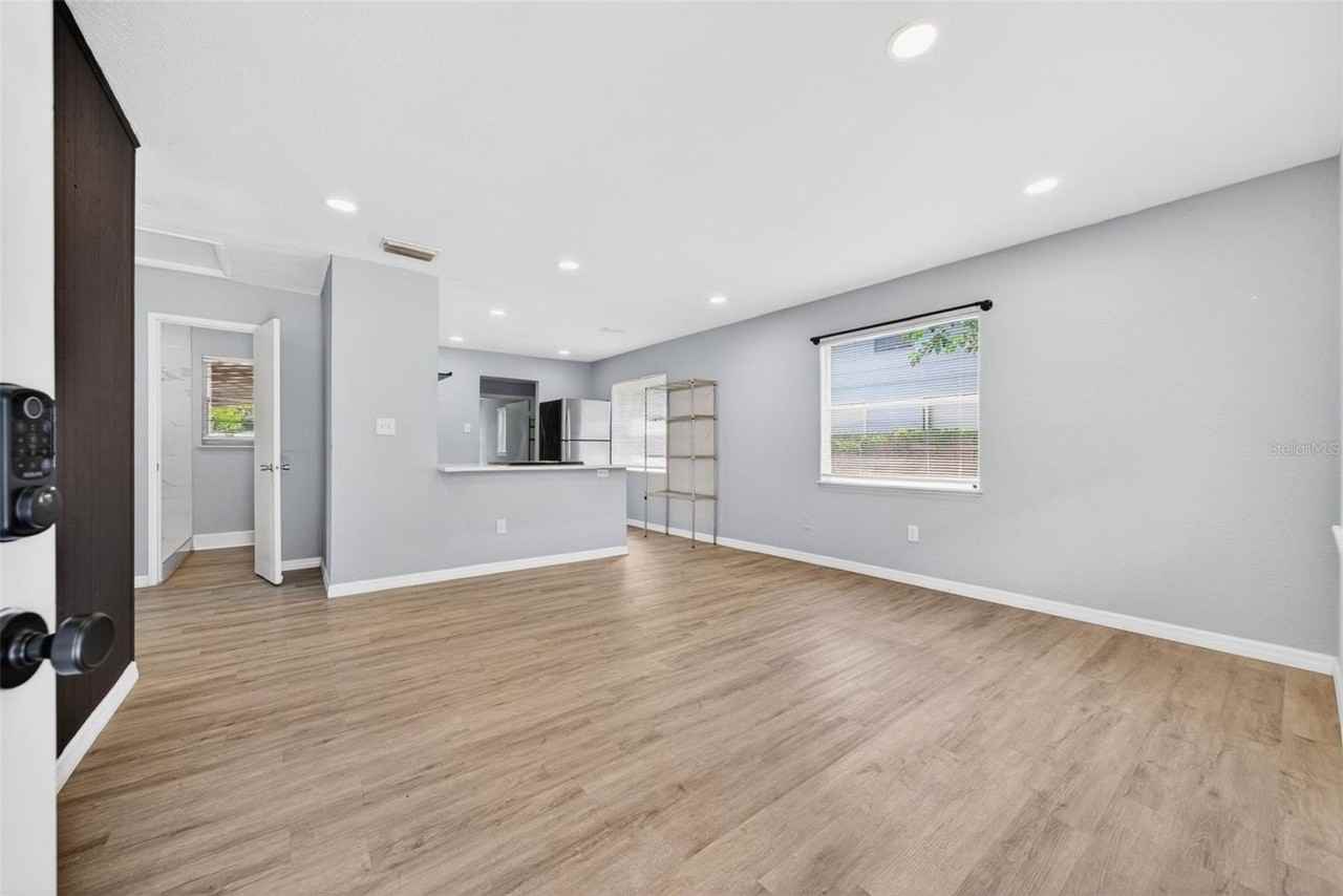 4616 9th Ave S - Photo 6 of 44