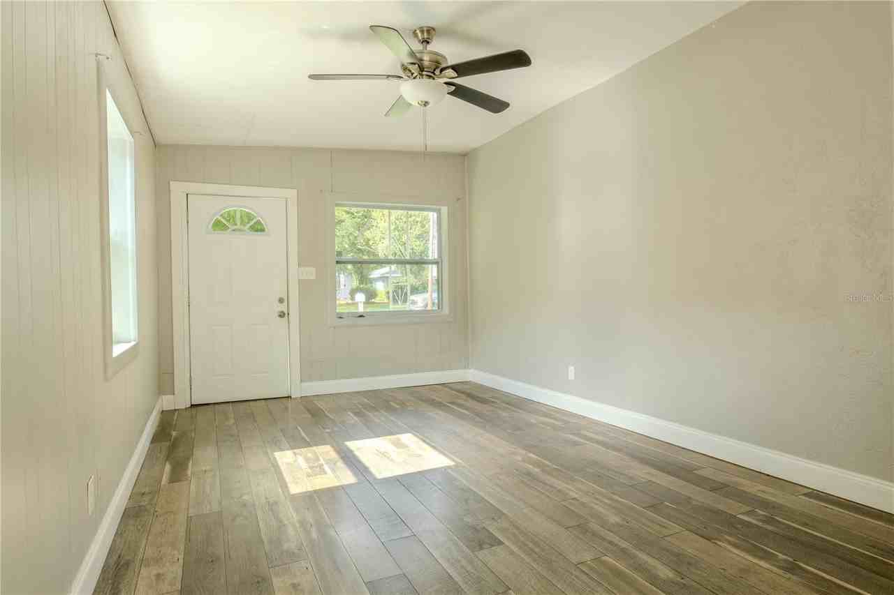 2553 18th Ave N - Photo 3 of 14