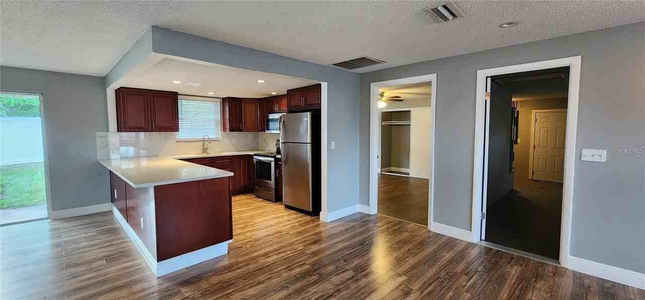 2408 Kimberly Dr - Photo 4 of 25