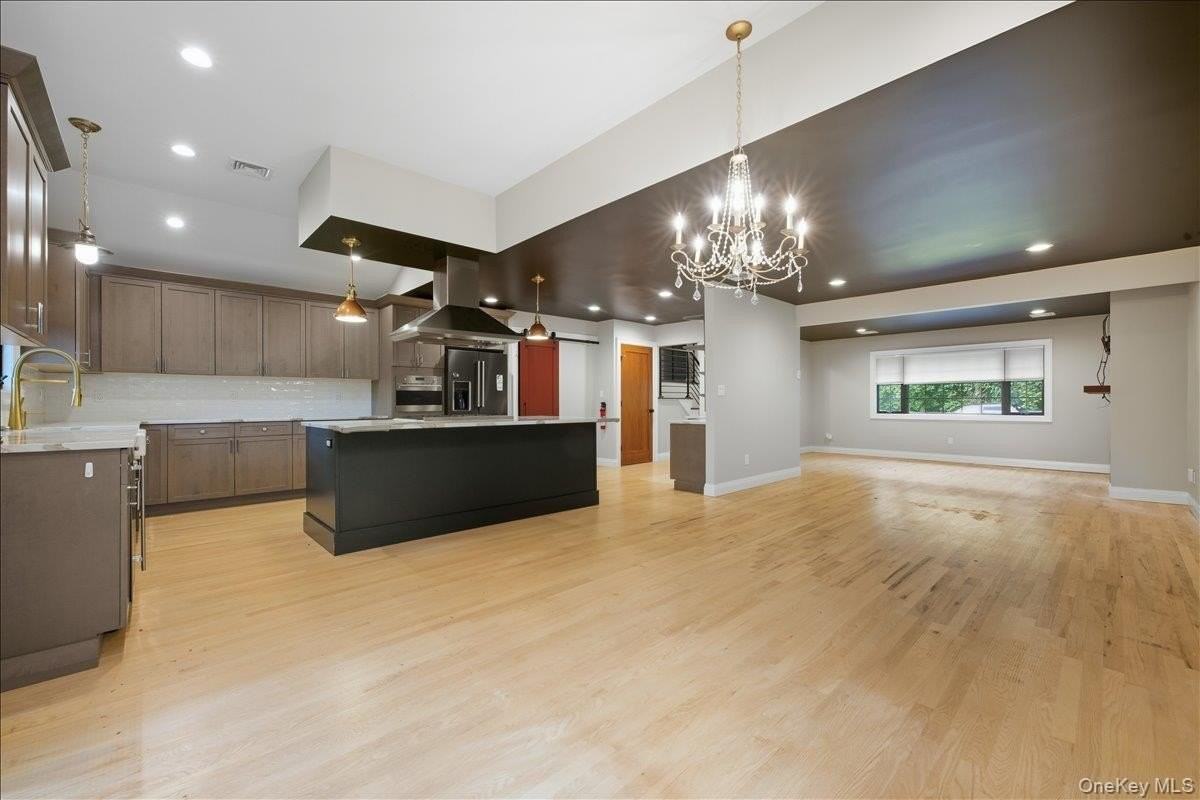 2 Cornwall Ln - Photo 6 of 29