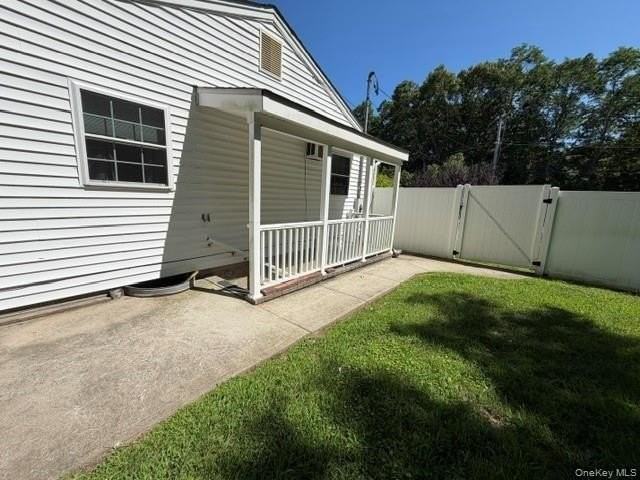 431 Head Of The Neck Rd - Photo 2 of 13