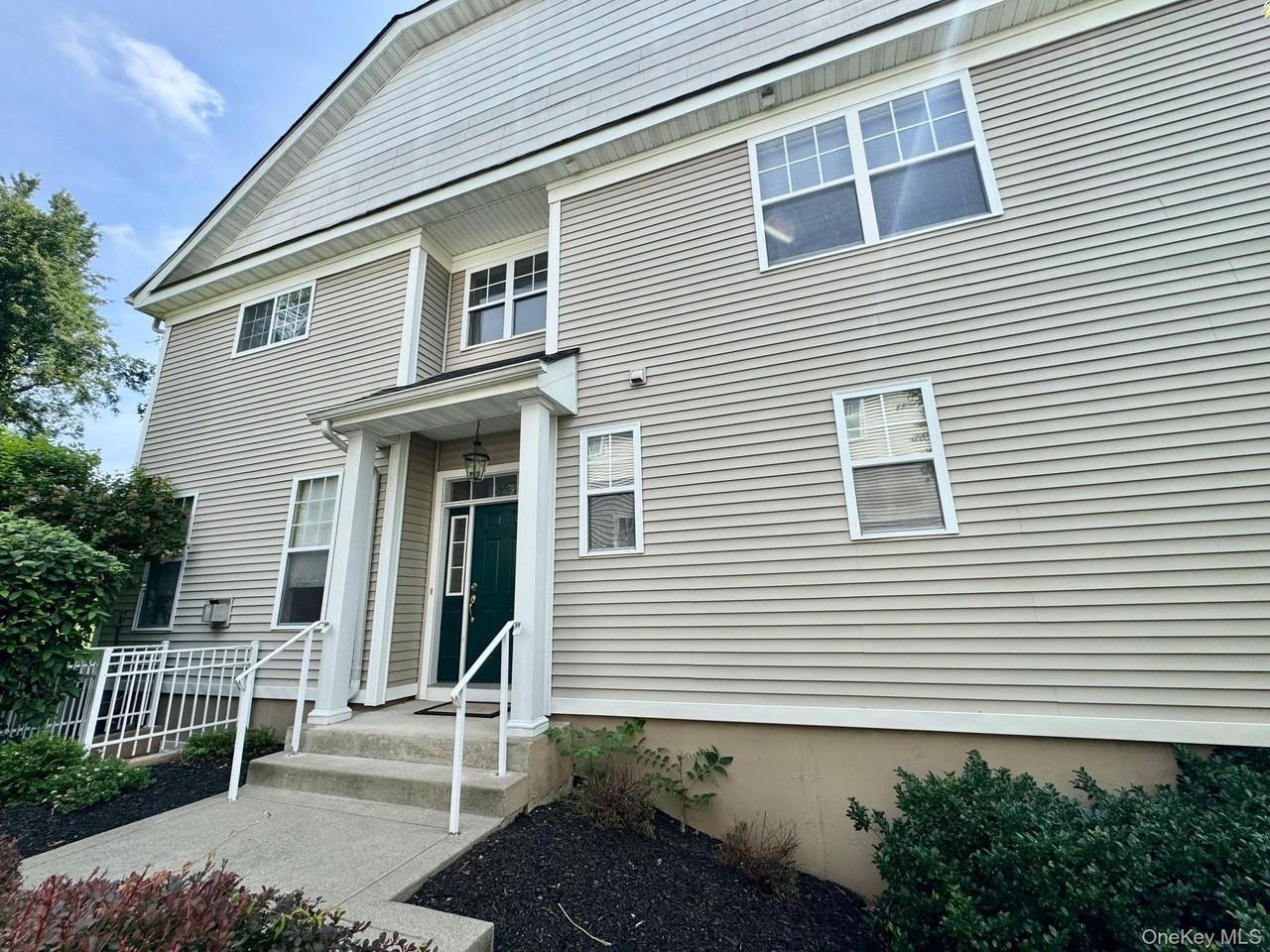 8 Green Ct - Photo 5 of 48
