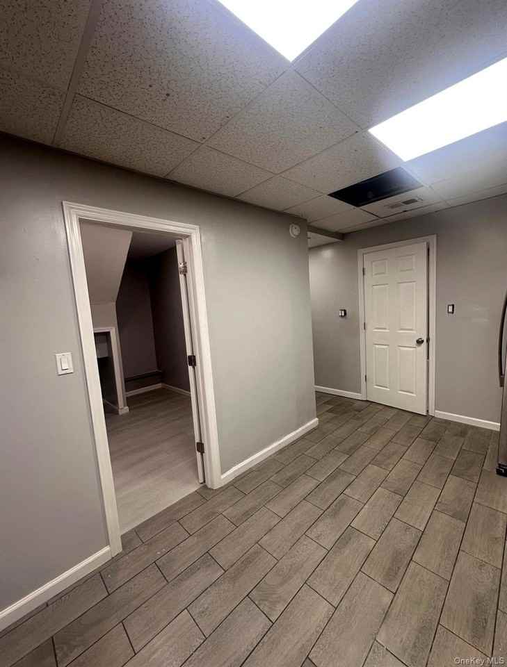 255 Smith St - Photo 7 of 8